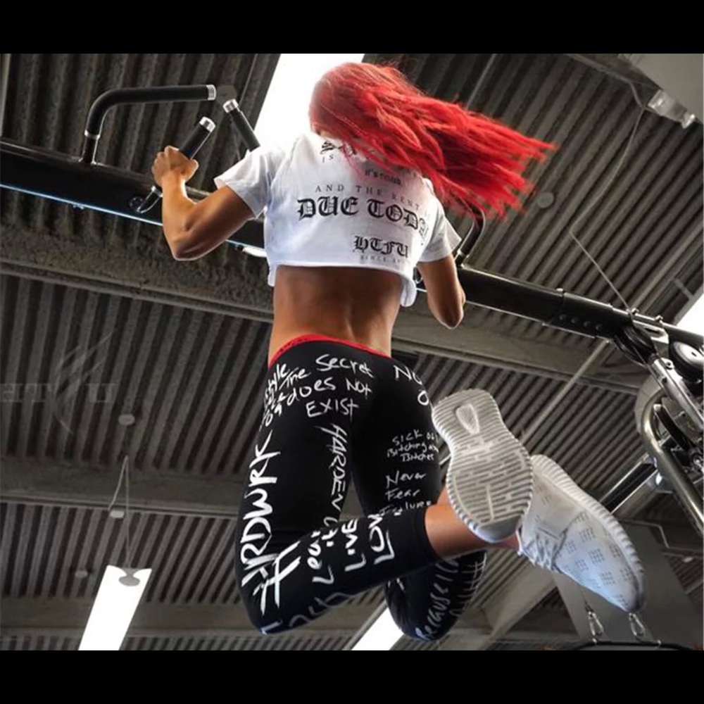 Fitted leggings, red and gray